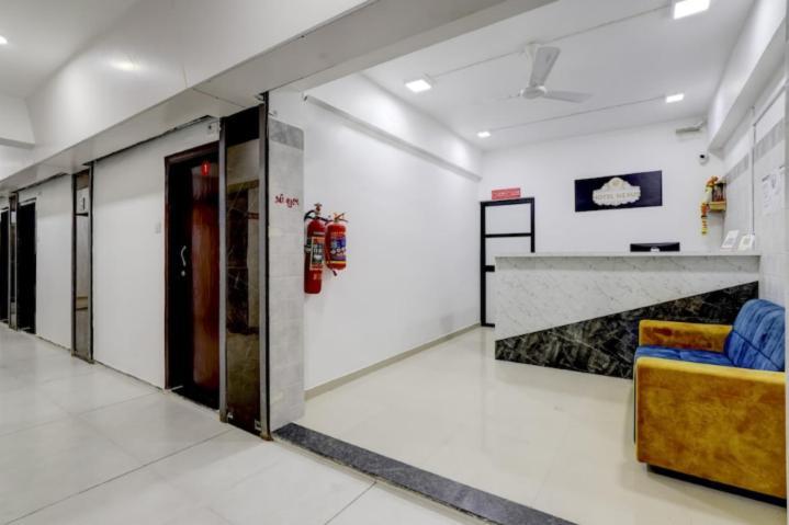 Hotel Nexus Surat Esterno foto